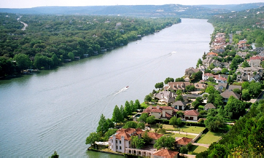 Aerial view of the Lake Austin and West Lake Hills, Texas area